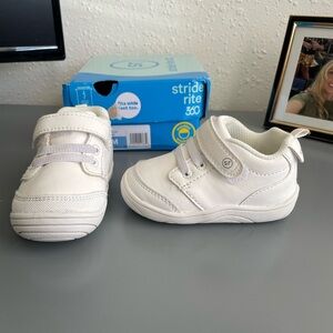 Stride Rite Taye White shoes. Size 4M